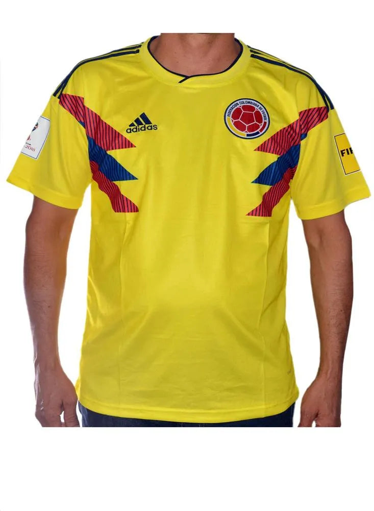 Apoya a nuestra selección colombiana portando la camiseta de colombia