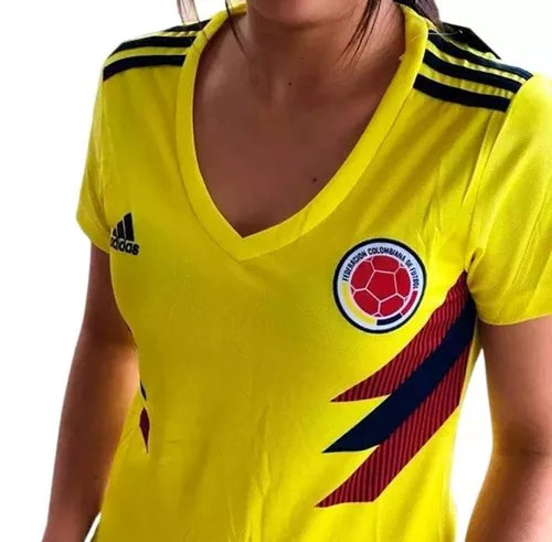 Apoya a nuestra selección colombiana portando la camiseta de colombia